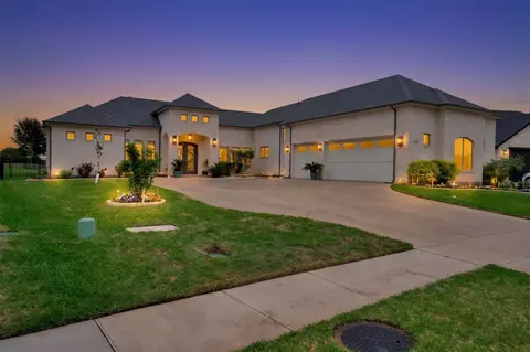 2012 Spieth St, Granbury, TX 76048