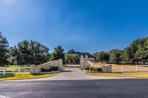 5312 Hidden Valley Ct, Mansfield, TX 76063