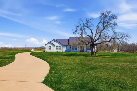 420 Zonaverde Ct, Poolville, TX 76487