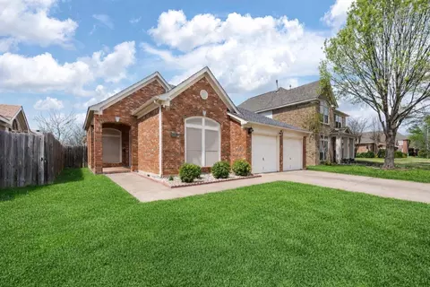 8512 Rock Creek Dr, Fort Worth, TX 76123