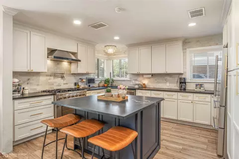 1901 Audubon Pl, Shreveport, LA 71105