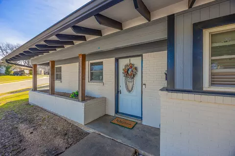 3517 Slade Blvd, Fort Worth, TX 76116