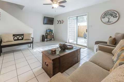 Living - 1500 Lake Shore Dr #404, Waco, TX 76708 photo 2 of 3