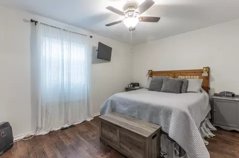 Bedroom - 1500 Lake Shore Dr #404, Waco, TX 76708 photo 2 of 4