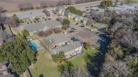 View/Area - 1500 Lake Shore Dr #404, Waco, TX 76708 photo 4 of 4
