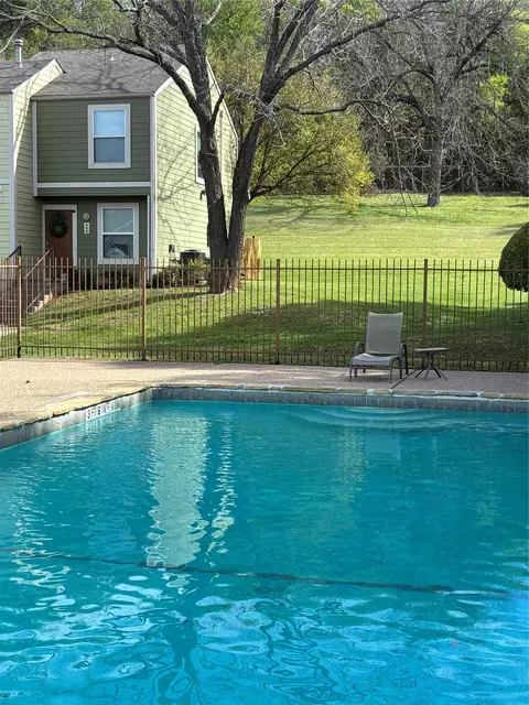 Exterior - 1500 Lake Shore Dr #404, Waco, TX 76708 photo 2 of 4