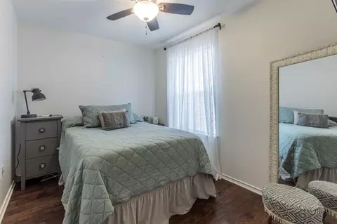 Bedroom - 1500 Lake Shore Dr #404, Waco, TX 76708 photo 4 of 4