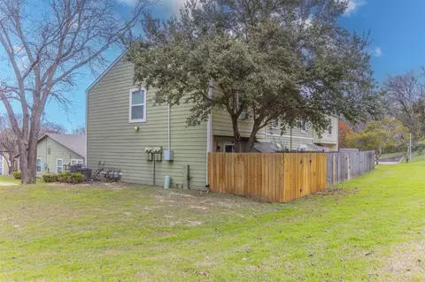Exterior - 1500 Lake Shore Dr #404, Waco, TX 76708 photo 4 of 4