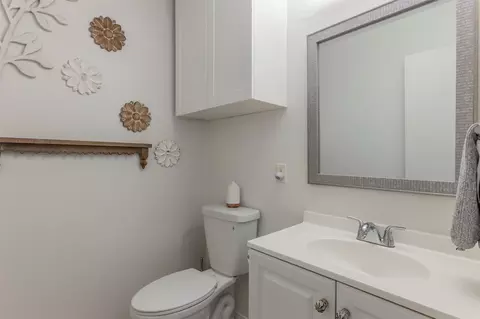 Bath - 1500 Lake Shore Dr #404, Waco, TX 76708 photo 2 of 2
