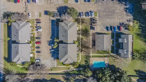 View/Area - 1500 Lake Shore Dr #404, Waco, TX 76708 photo 2 of 4