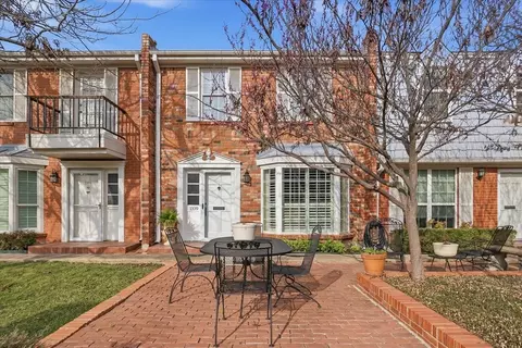 1109 Roaring Springs Rd #1109, Fort Worth, TX 76114