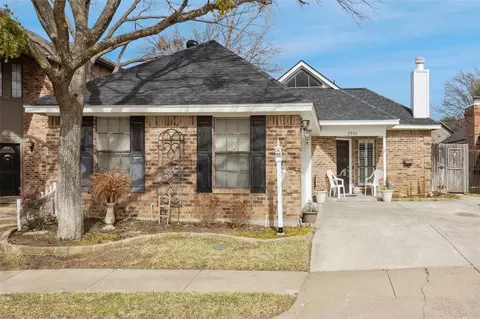 2941 Eagles Nest Dr, Bedford, TX 76021
