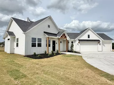 1025 Sabrina Ct, Weatherford, TX 76085