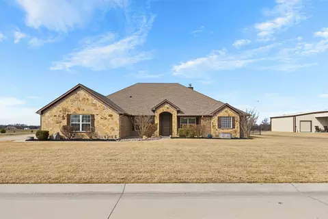 505 Water Fall Ln, Nevada, TX 75173