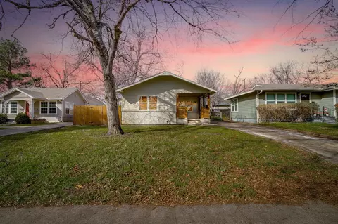 4824 Calmont Ave, Fort Worth, TX 76107