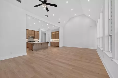 Living - 2802 Cedar Rdg, Sherman, TX 75092 photo 2 of 4