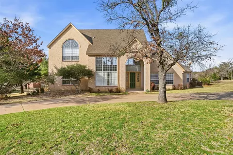 2829 Bent Oaks Dr, Burleson, TX 76028