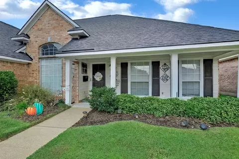 3301 Colonial Dr, Bossier City, LA 71111