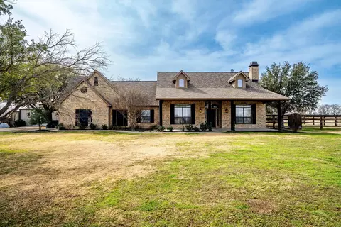 6210 Deer Run Rd, Sanger, TX 76266