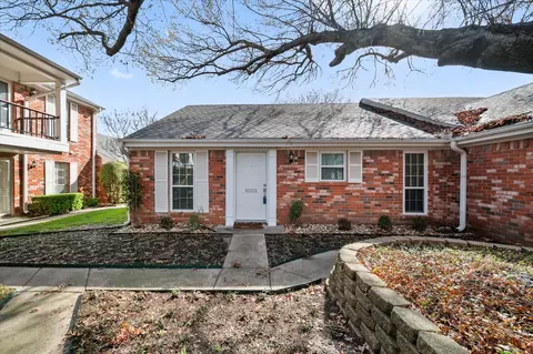 1049 Roaring Springs Rd #1049, Fort Worth, TX 76114