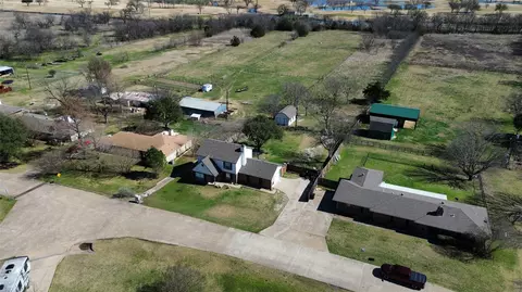 108 Willow Lake Ln, Crandall, TX 75114
