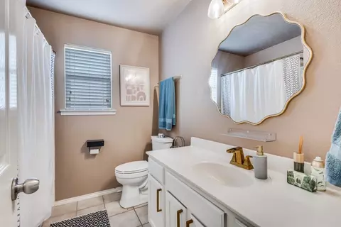 Bath - 800 Alder Dr, Anna, TX 75409 photo 1 of 4