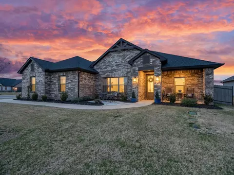 10205 Finch Rd, Sanger, TX 76266