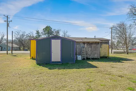 705 E Pine St, Edgewood, TX 75117 photo 9