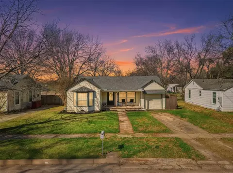 1015 N Howeth St, Gainesville, TX 76240