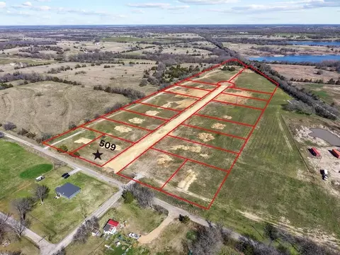 509 Greenville St, Wolfe City, TX 75496