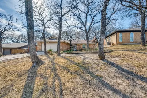 7021 Crabtree Ln, North Richland Hills, TX 76182
