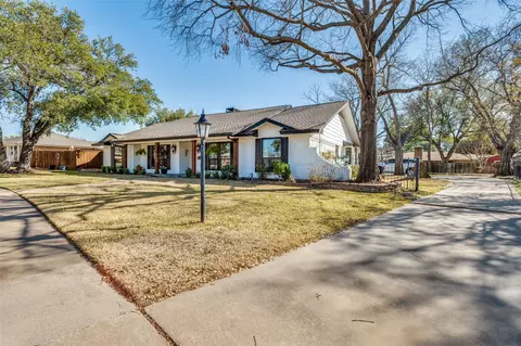 1710 N Dickerson, Pantego, TX 76013