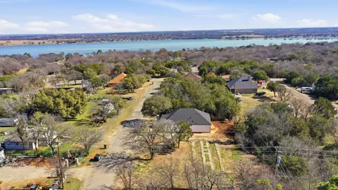 2721 Sycamore Ct, Granbury, TX 76048