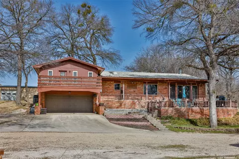 231 Hickory St, Lindsay, TX 76250