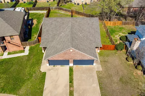 808 Betty Ct, Hurst, TX 76053