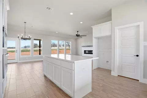1039 Colt Rd, Springtown, TX 76082 photo 10