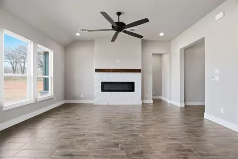 1039 Colt Rd, Springtown, TX 76082 photo 13