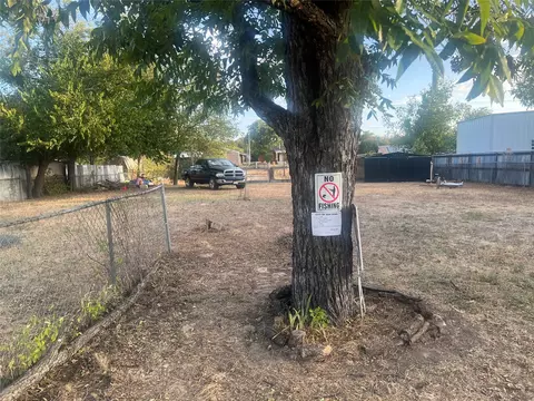 605 W Church St, San Saba, TX 76877