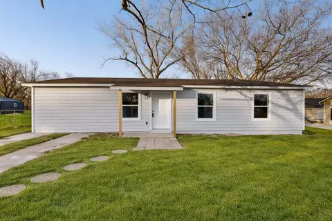 928 Hackamore St, White Settlement, TX 76108
