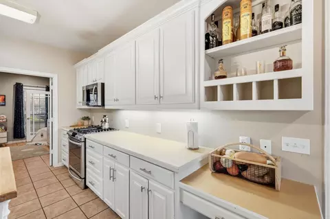 Kitchen - 492 Thomas J Egan Rd, Denton, TX 76207 photo 2 of 4