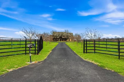 Exterior - 492 Thomas J Egan Rd, Denton, TX 76207 photo 4 of 4