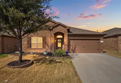729 Key Deer Dr, Burleson, TX 76028