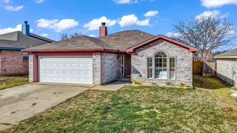 9944 Long Rifle Dr, Fort Worth, TX 76108
