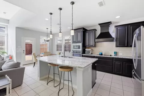 1316 Realoaks Dr, Fort Worth, TX 76131