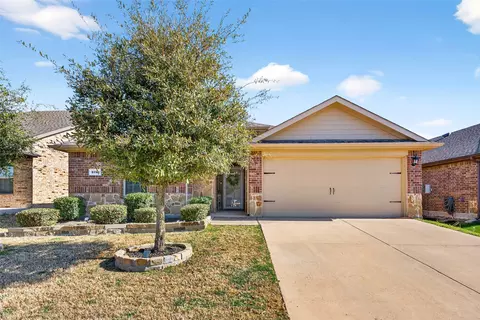 2310 Pontotoc Dr, Forney, TX 75126