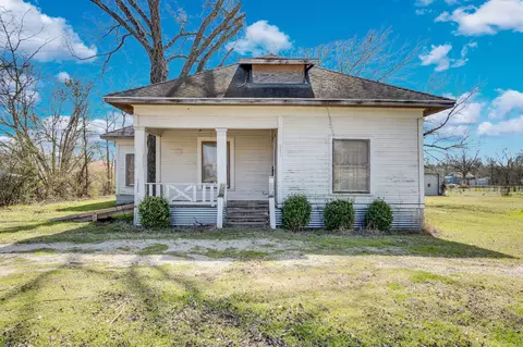 311 E San Saba St, Wortham, TX 76693