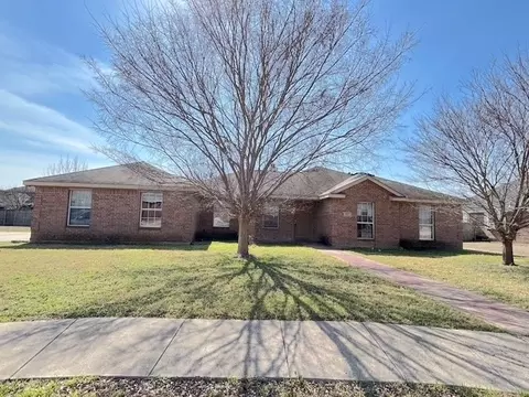 107 Cascade Ct, Red Oak, TX 75154