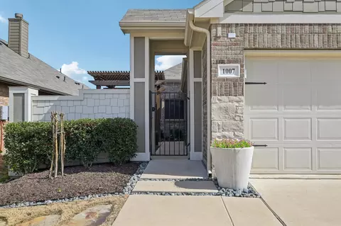 1007 Pecos St, Aubrey, TX 76227