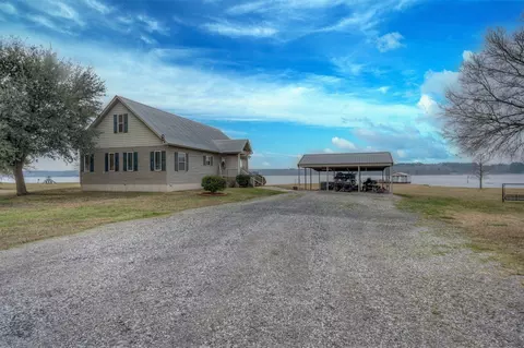 230 Sunset Dr, Coushatta, LA 71019
