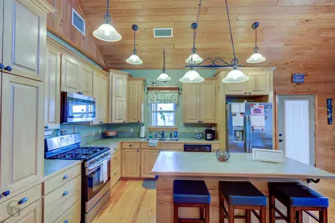 Kitchen - 230 Sunset Dr, Coushatta, LA 71019 photo 2 of 2